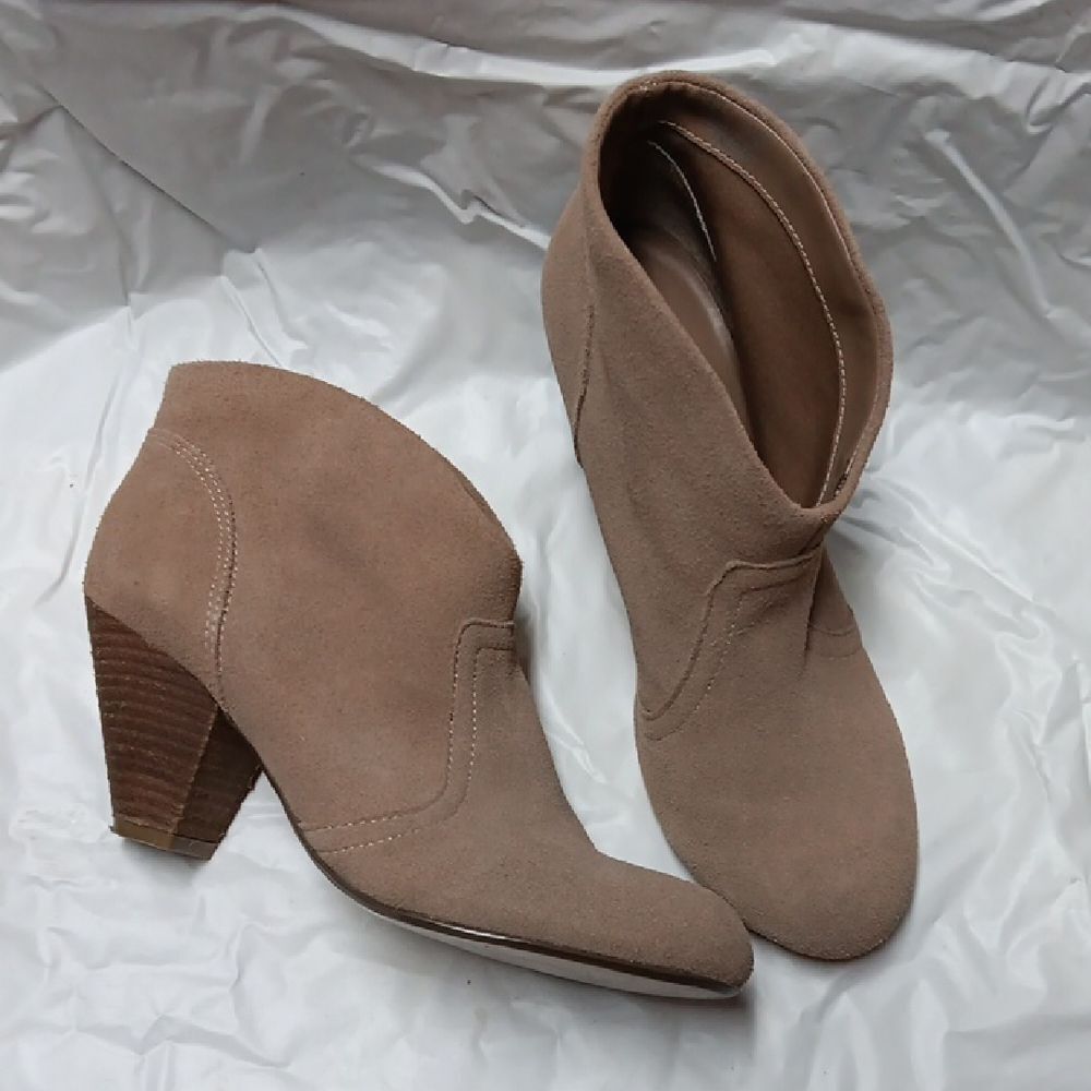 Carlos By Carlos Santana Women's Tan Suede Ankle Boots Size 6.5
